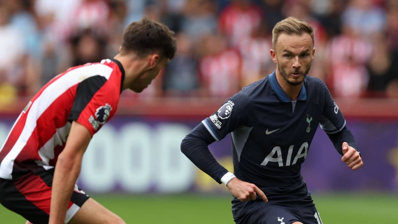 Brentford bung hết sức mạnh để đối đầu Tottenham