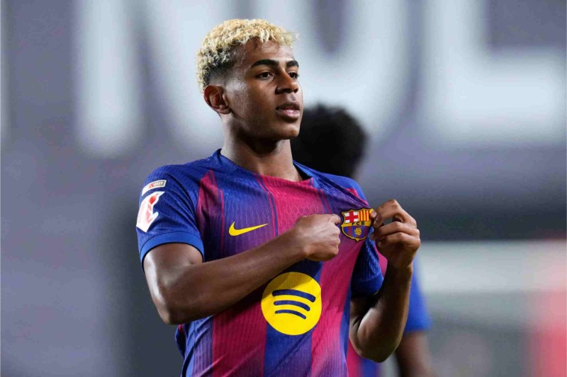 Barcelona không có ý định bán Yamal