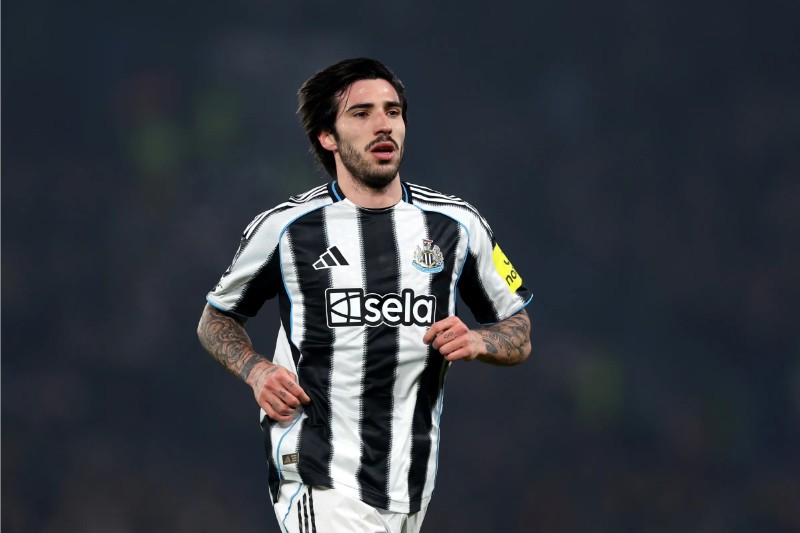 Newcastle định giá Tonali lên tới 100 triệu bảng