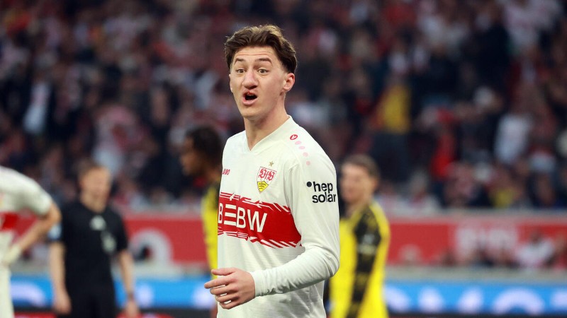 Liverpool đề nghị 60 triệu euro cho Angelo Stiller 3 Stiller muốn thử sức ở Ngoại hạng Anh